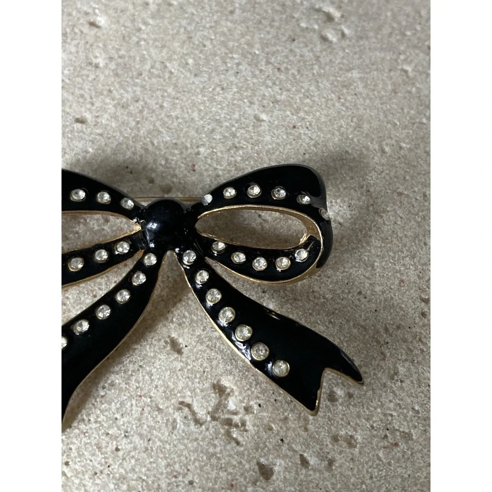Vintage Black Enamel Rhinestone‎ Bow Brooch Gold Tone Crystal Ribbon Pin Runway